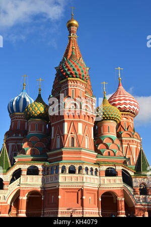 St. la cathédrale Saint-Basile (1555-1561) sur la place rouge, (église de la protection de la vierge le fossé), Moscou, Russie Banque D'Images