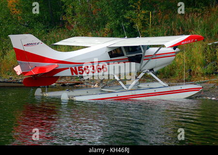 Un hydravion échoué à Maule Christiansen lac près de Talkeetna, AK Banque D'Images