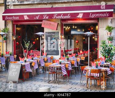 Bistro ouvert pour le déjeuner, Lyon, France Banque D'Images