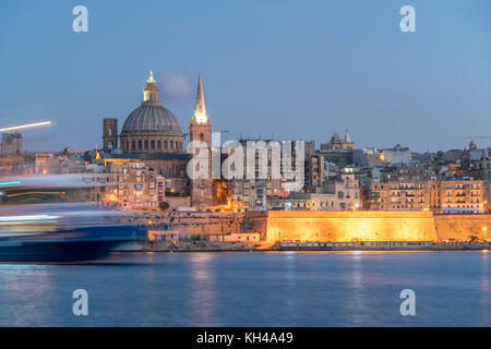 Stadtansicht in Abenddämmerung, Valletta, Malte | Cityscape au crépuscule, Valletta, Malte Banque D'Images