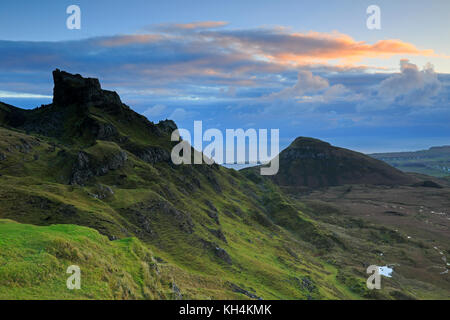 Vue sur le quiraing au lever du soleil Banque D'Images