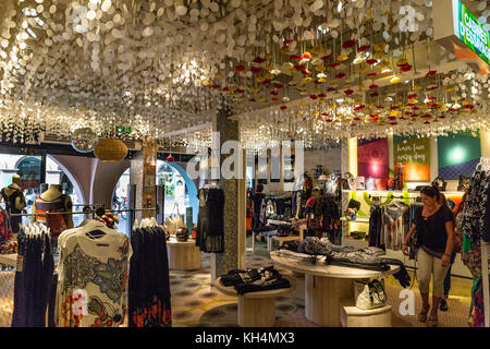 STRASBOURG, FRANCE, le 06 août 2016. Desigual store à Strasbourg. Marque de vêtements. Banque D'Images