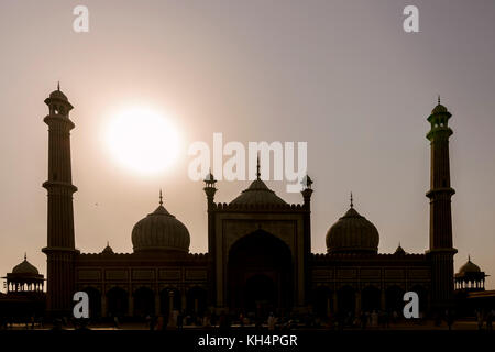 Coucher de soleil sur la Jama Masjid, la mosquée du vendredi, New Delhi, Inde Banque D'Images