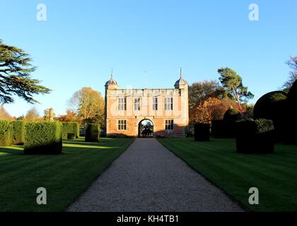 La porterie à Charlecote Park Manor. Banque D'Images