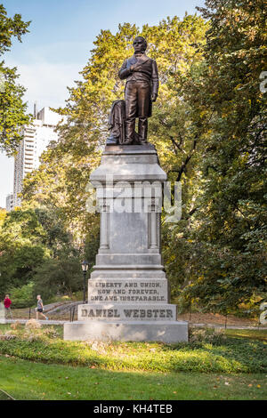 Statue de Daniel Webster, un homme d'état du 19e siècle, 72e rue, Central Park, New York, États-Unis d'Amérique. Banque D'Images
