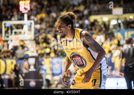 Deron washington (fiat torino auxilium) au cours de la match de basket-ball, serie a : fiat torino auxilium vs vanoli cremona. torino gagne 88-80 à pala ruffini à Turin 12 novembre 2017 Photo de alberto gandolfo/pacific press) Banque D'Images