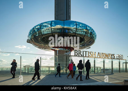 Tour i360 sur le front de mer de Brighton, East Sussex, Angleterre. Banque D'Images