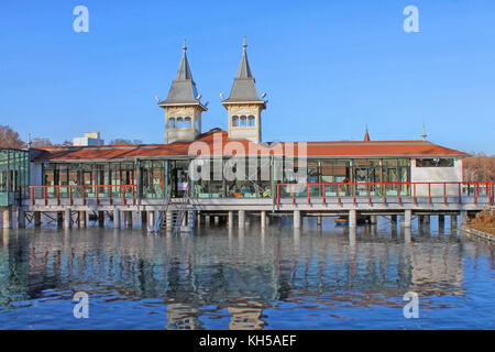 Resort balnéaire populaire. lake heviz, Hongrie. décembre 2016. Banque D'Images