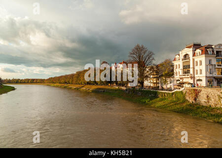 Remblai de la rivière à Uzhhorod. Banque D'Images