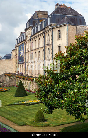 Le Château de l'Hermine dans la ville médiévale fortifiée de vannes en Bretagne du Morbihan. Banque D'Images