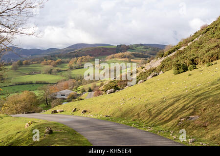 La campagne vu de Offa's Dyke Path près de Llangollen, Denbighshire, Nord du Pays de Galles, Royaume-Uni Banque D'Images