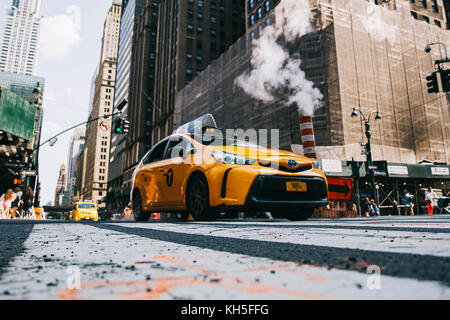 Taxi sur la rue de la ville de New York. Banque D'Images