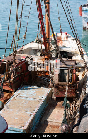 Bateau de pêche montrant l'intérieur de l'équipement de travail, amarré à l'intérieur de Wu-Chi Wuqi ou port de pêche, Qingshui District, Taichung, Taiwan Banque D'Images