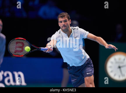 Londres, Royaume-Uni. 13 nov, 2017. grigor dimitrov bul, Dominic thiem action coup droit, grigor Dimitrov, aut - bul 3-6, 7-5, 5-7 à la finale hommes tennis atp nitto dans millenium arena, O2 Arena de Londres, Royaume-Uni, le 13 novembre 2017, la saison 2017-2018 Crédit : Peter schatz/Alamy live news Banque D'Images