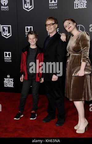 Los Angeles, CALIFORNIE, États-Unis. 13 novembre 2017. Danny Elfman aux arrivées pour la première de LA LIGUE DE JUSTICE, au Dolby Theatre at Hollywood and Highland Center, Los Angeles, CA 13 novembre 2017. Crédit : Michael Germana/Everett Collection/Alamy Live News Banque D'Images