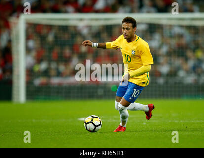 Londres, Royaume-Uni. 14Th nov, 2017. du Brésil neymar en action pendant le match international entre l'Angleterre et le Brésil a joué au stade de Wembley, Londres, Royaume-Uni. crédit : Jason mitchell/Alamy live news Banque D'Images