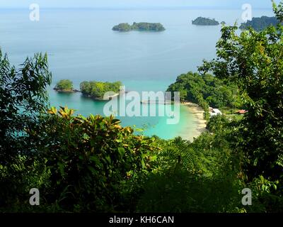 Une vue de elevatep au point plage en parc national de Coiba, Panama isla. Banque D'Images