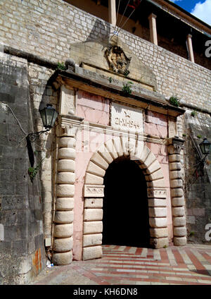 La porte de la mer de 1555 est l'entrée principale de la vieille ville de Kotor, Monténégro, unesco world heritage Banque D'Images