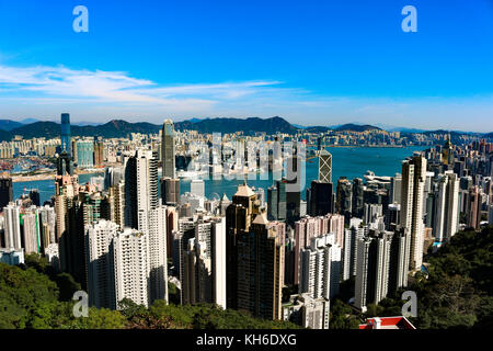 Aperçu de la ville et le port de Hong Kong sur une journée claire Banque D'Images