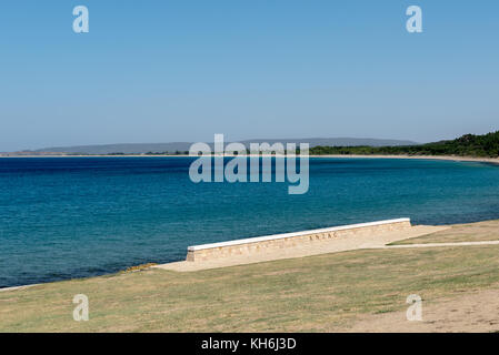 Mémorial de pierre sur la plage à Anzac Cove à Gallipoli, où les troupes alliées ont combattu dans la seconde guerre mondiale, 1 en Turquie çanakkale Banque D'Images