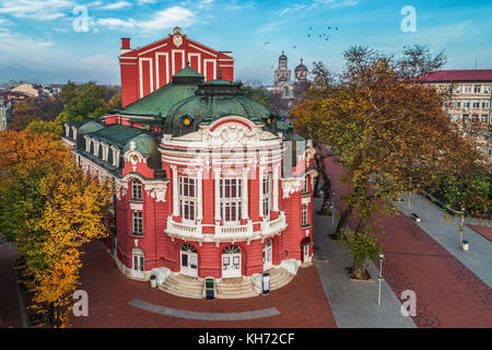 Belle vue aérienne du théâtre en centre-ville de Varna, Bulgarie. Banque D'Images