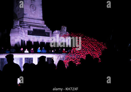 Coquelicots sur Tour, War Memorial, Plymouth, Automne 2017 Banque D'Images