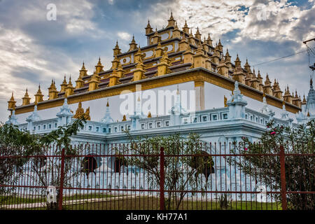 Atumashi Kyaung monastère bouddhiste, Mandalay, Myanmar Banque D'Images