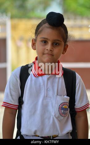 Un petit enfant de l'école va Banque D'Images