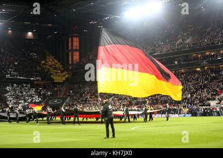 Cologne, Allemagne. 14 novembre 2017. Les fans de football célèbrent avant le match international de football entre l'Allemagne et la France à Cologne, Allemagne, le 14 novembre 2017. Crédit : Roland Weihrauch/dpa/Alamy Live News Banque D'Images