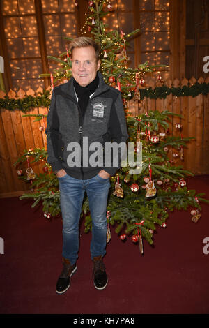 Salzbourg, Autriche. 14Th Nov, 2017. Producteur de musique Dieter Bohlen comme invité de l'inaguration traditionnels du marché de Noël au Manoir Aiderbichl en Henndorf près de Salzbourg, Autriche, 14 novembre 2017. Credit : Ursula Düren/dpa/Alamy Live News Banque D'Images