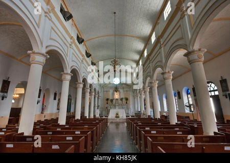 Intérieur de Parroquia Santo Nino à Nuevo Laredo, Tamaulipas, Mexique Banque D'Images