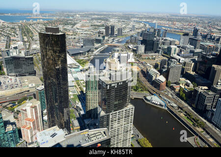 Vue aérienne du centre-ville et la rivière Yarra à partir du haut de la tour eureka, situé dans le de southbank à Melbourne, Victoria, Australie Banque D'Images