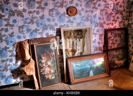 Belgique : images obsédantes ont révélé une importante collection de trophées dans une maison abandonnée qui semble comme s'il a été figé dans le temps. La seri Banque D'Images