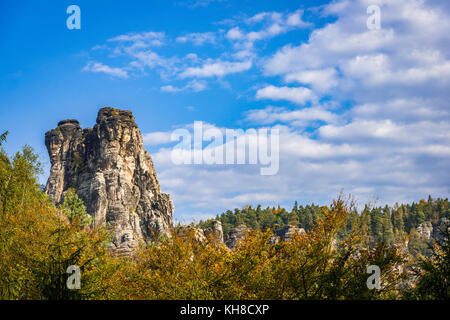 Schrammsteine autour de la bastei, des montagnes de grès de l'elbe, rathen, parc national Suisse saxonne, Saxe, Allemagne Banque D'Images