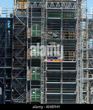 Big Ben Clock Tower maintenant appelé le Elizabeth Tower au Palace de Westminster à Londres en Angleterre est prêt pour de longs travaux de rénovation de quatre ans. Novem Banque D'Images