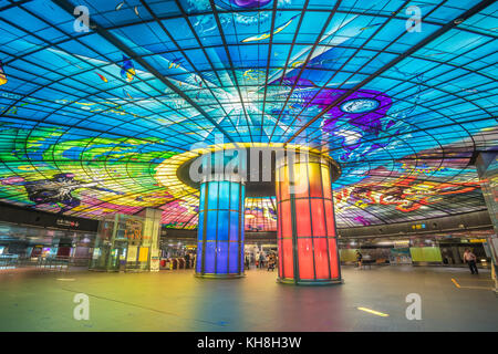 La ville de Kaohsiung, Taïwan, la station de métro formosa boulevard *** *** local caption architecture, art, plafond, colorée, formosa boulevard, kaohsiung city Banque D'Images