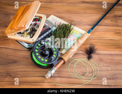 Instruments et accessoires de pêche à la mouche Banque D'Images