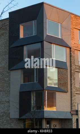 Girton College's Cour Swirles s'inscrit dans le cadre du nouveau district de Eddington étant construit à partir de zéro dans le nord-ouest de Cambridge. Cambridgeshire, Royaume-Uni. Banque D'Images