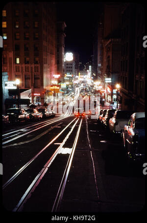 Scène de rue la nuit, San Francisco, Californie, USA, 1957 Banque D'Images