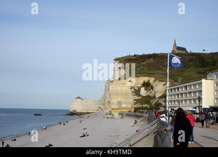 Chapelle Notre Dame de la Garde, Falaise d'Amont, Etretat, Normandie, France, Europe Banque D'Images