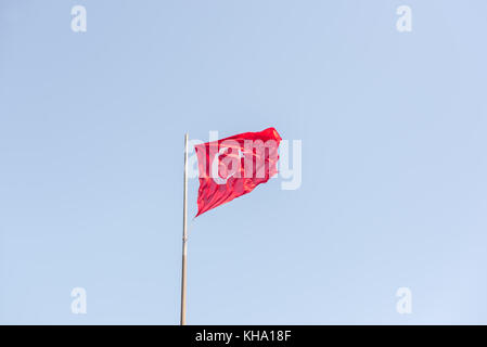 Drapeau turc à canakkale Mémorial des martyrs que cimetière militaire est un monument commémorant le service d'environ soldats turcs qui rési Banque D'Images