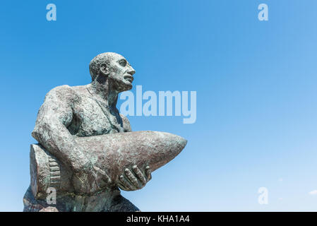 Statue de caporal, turc célèbre cabuk (onbasi seyit seyit) portant une pièce d'artillerie à Canakkale, Turquie Mémorial des martyrs.à Canakkale, Turquie Banque D'Images