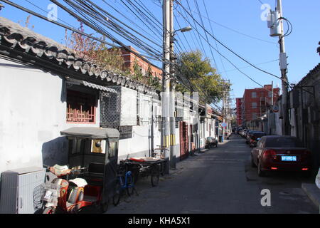 Ruelles traditionnelles pittoresques dans un quartier résidentiel chinois (Hutong) - Beijing, Chine Banque D'Images