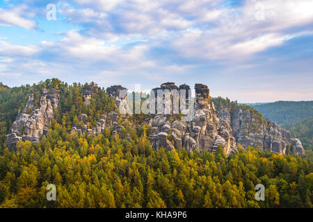 Schrammsteine autour de la bastei, des montagnes de grès de l'elbe, rathen, parc national Suisse saxonne, Saxe, Allemagne Banque D'Images