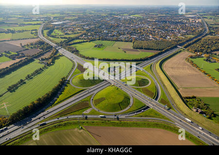 Kamener Kreuz intersection, l'autoroute A1 et A2, autoroute A2, tangente, classic cloverleaf, Kamen, Ruhr Banque D'Images