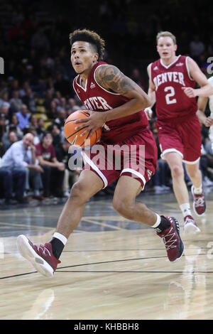 Boulder. 14Th Nov, 2017. Elvin Denver Rodriguez entraîne le lane contre Colorado dans la deuxième moitié de Boulder. Les Buffs a gagné, 89-62. Credit : csm/Alamy Live News Banque D'Images