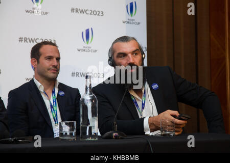 Londres, Royaume-Uni. 15 novembre 2017. Ex-joueur de rugby français, Sébastien Chabal avec la délégation française lors de la conférence de presse où la France gagne la candidature pour accueillir la prochaine Coupe du Monde de Rugby en 2023 dans une annonce faite à Londres. L'Irlande, la France et l'Afrique du Sud de mettre leurs offres en avant d'être candidats à l'hôte du tournoi. © Elsie Kibue / Alamy Live News Banque D'Images