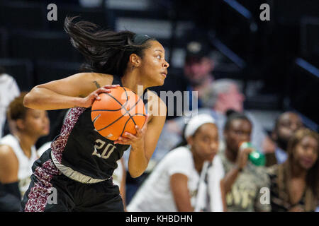 Winston-Salem, NC, USA. 15 Nov, 2017. Texas Southern Guard Kaitlyn Palmer (20) ressemble à conduire dans la NCAA de basket-ball des femmes se rencontreront entre le Texas et le Sud à Wake Forest LJVM Coliseum de Winston-Salem, NC. (Scott Kinser/Cal Sport Media) Credit : csm/Alamy Live News Banque D'Images