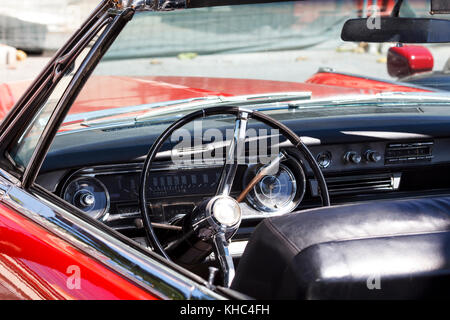 Intérieur d'une voiture rétro convertible classique Banque D'Images