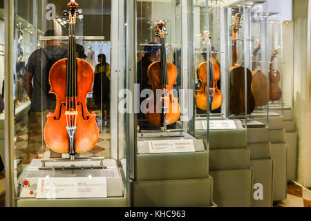 Florence, Italie - 31 octobre 2017 : Si vous rendez fou de l'opéra, le théâtre et la musique classique, de l'Accademia est l'un des meilleurs endroits à visiter Banque D'Images